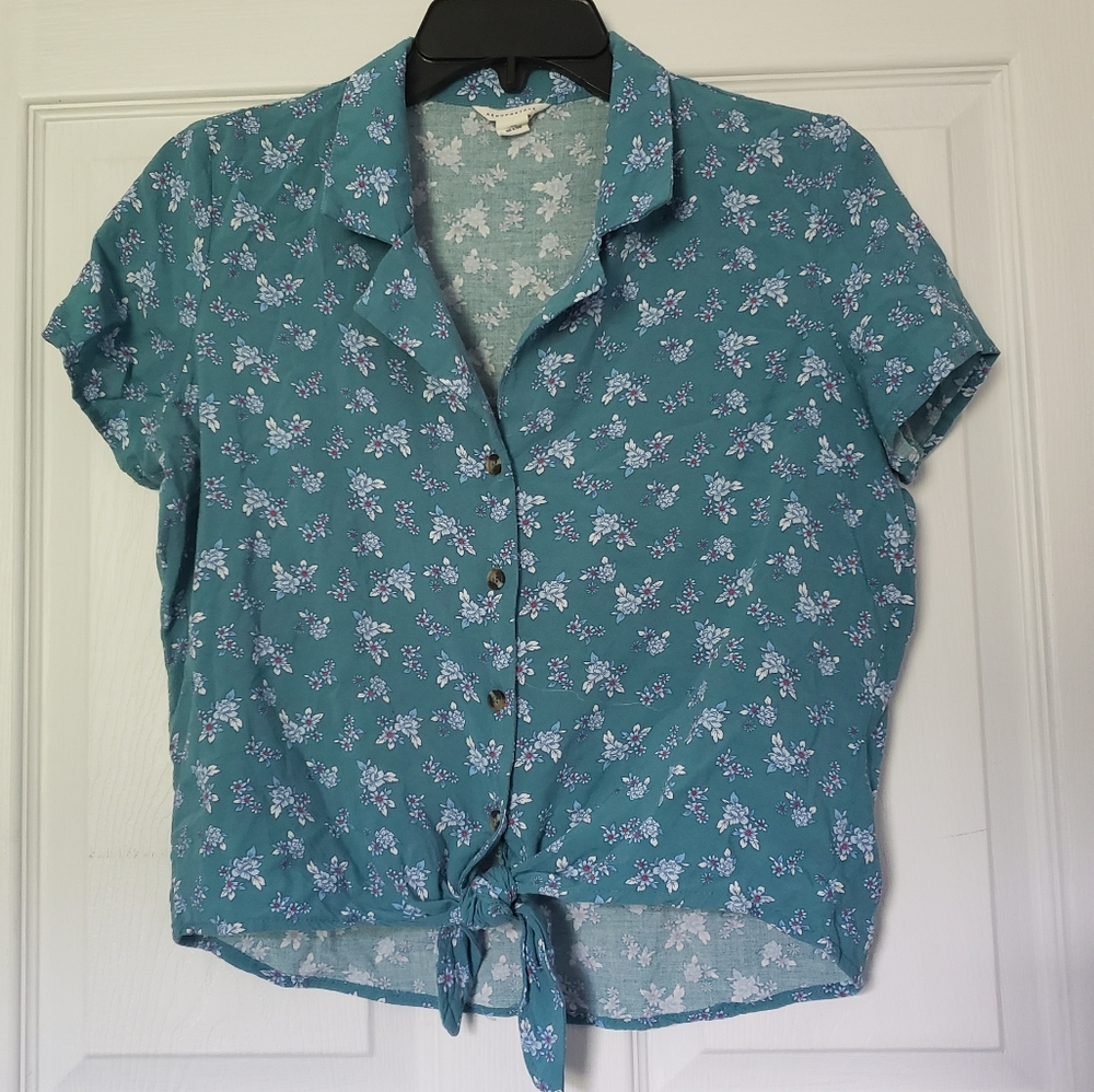 Aero tie front button down